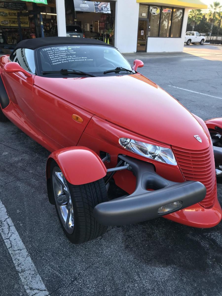 Детали экстерьера Plymouth Prowler 1999 года  (фото 18 из 66)